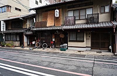 黄色应用破解版免费下载安装｜揭秘：免费破解版黄色应用，惊悚体验与风险并存